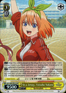In a Jersey, Yotsuba Nakano - 5HY/W83-E011S - The Quintessential Quintuplets - Card Cavern